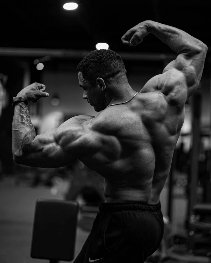 9 ways to build muscles in a calorie deficit weight training
